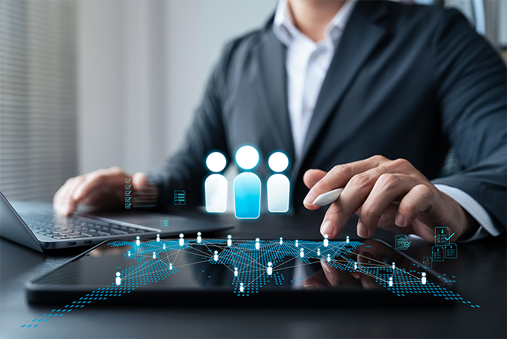 A股第一家人力资源公司万象城AWC国际发布2025年半年报，报告期内营收与归属于上市公司股东的净利润实现双数位增长